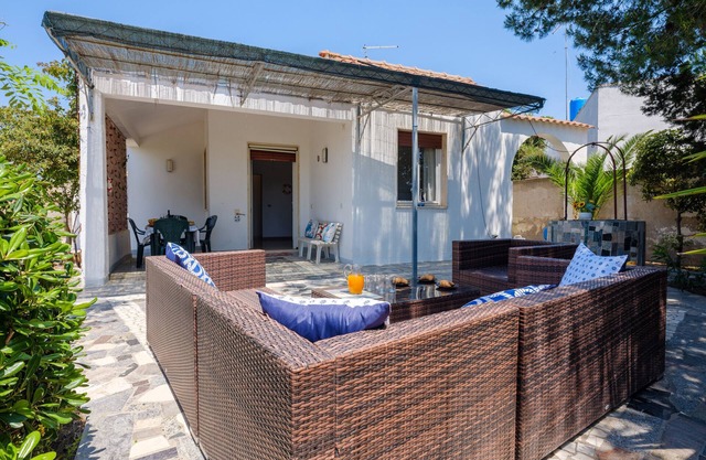 Villa 'A Punta Prosciutto' with Sea View, Wi-Fi and Air Conditioning