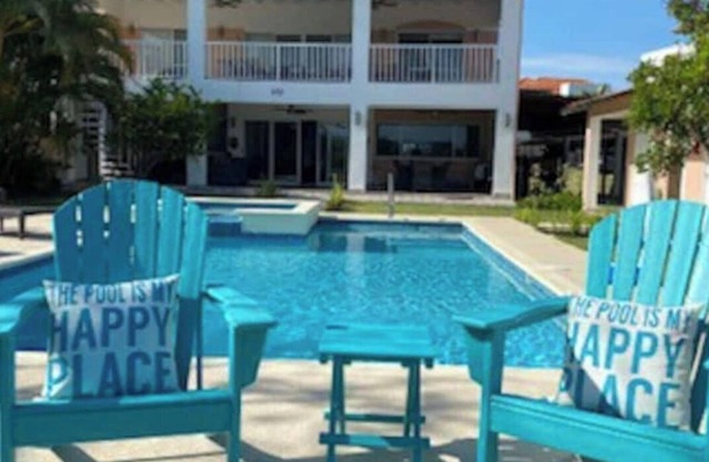 Villa Agueda Decameron, golf club and pool