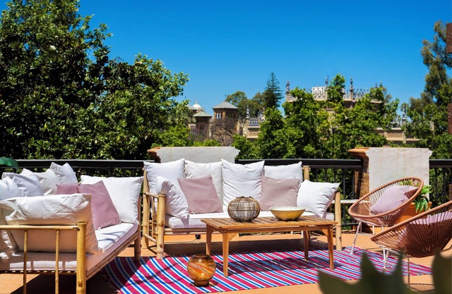 Villa Alfonso, Luxurious restored palace house next to Plaza de España.