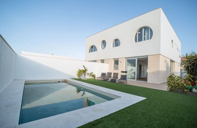 VILLA ALVAR - OASIS WITH POOL