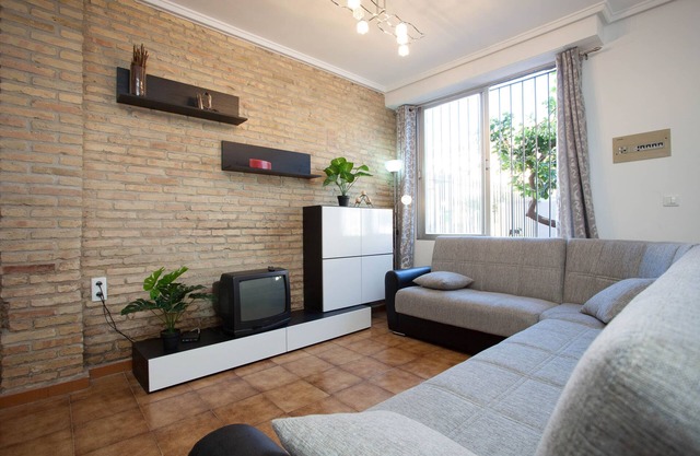 Villa Amparo in Valencia city