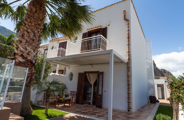 Villa Anemos Sole - San Vito Lo Capo with exclusive pool and jacuzzi