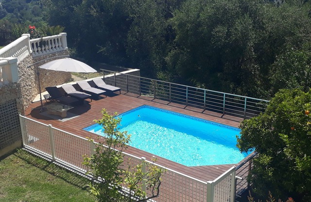 Villa, apartment 125m2, swimming pool, garden 5 min from Menton