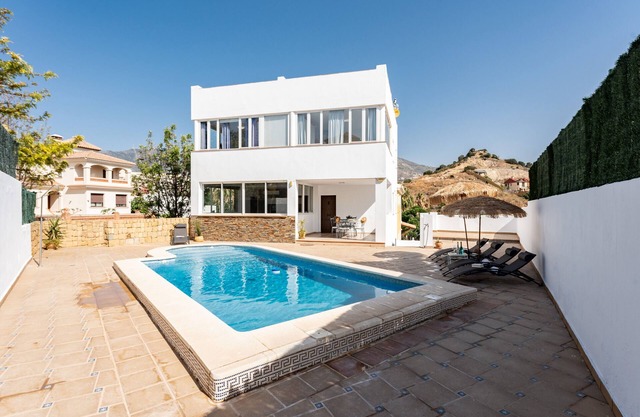 Villa 'Asuncion Benalmadena Costa' with Mountain View, Wi-Fi and Air Conditioning