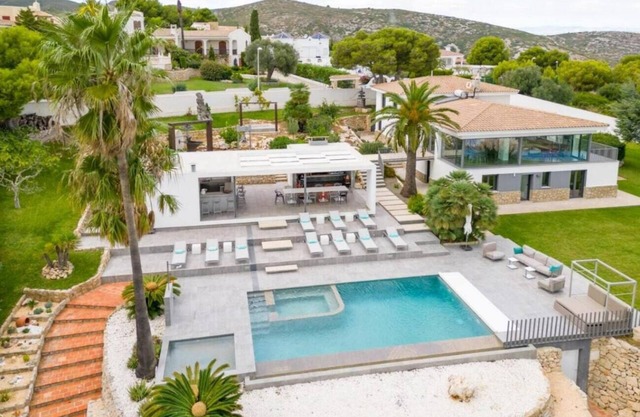 Villa "Atalaya" with Sea View, Private Pool & Wi-Fi
