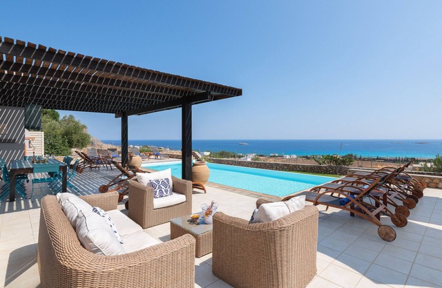 Villa Athena Lindos - 6 Bedroom Villa with Private Infinity Pool and Seaviews