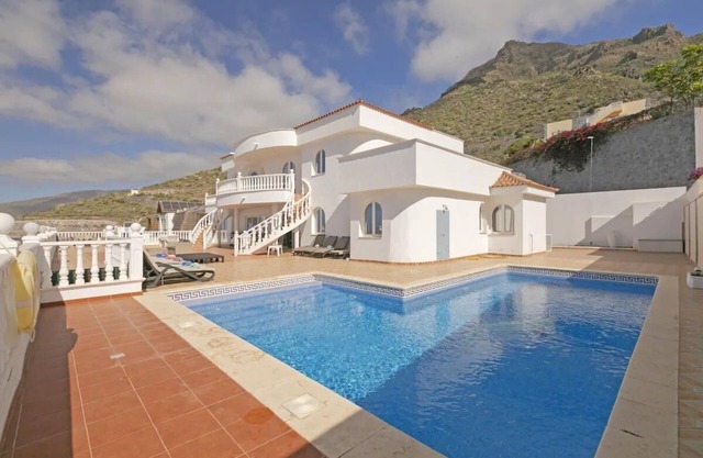 Villa Athena with private heated pool and sea