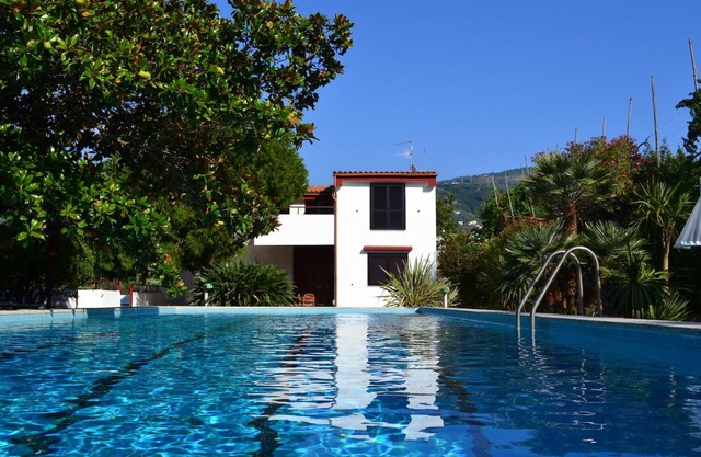 Villa Aurora - Sorrento coast with magnificent view on the Gulf of Naples