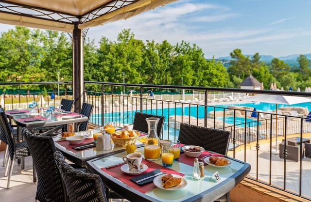 Villa avec accès spa et PISCINE PRIVÉE! Terrasse + Cheminée