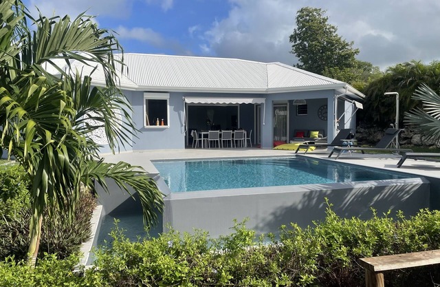 Villa Avec Piscine en Résidence Près de la mer