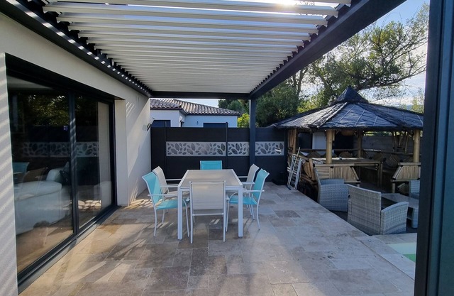 Villa Avec Piscine à Débordement Plages à 5mn