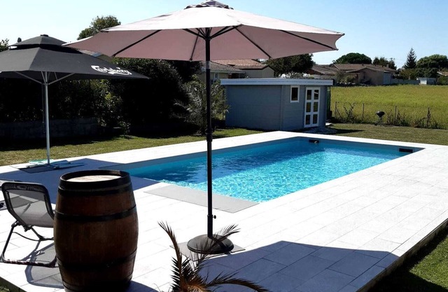 Villa Avec Piscine au Cœur des Landes !