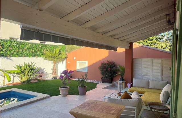 Villa Avec Piscine Proche de Nîmes, Pont du Gard