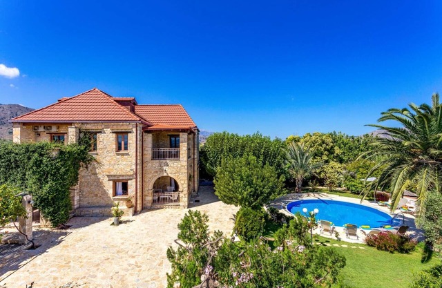Villa Avra by Villa Plus