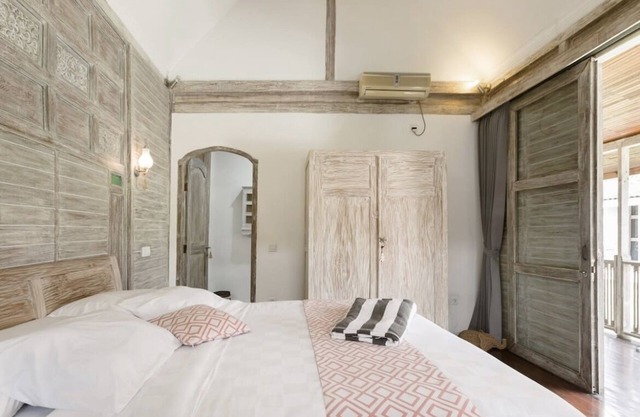 VILLA BALI SANTAI Guest house with continental breakfast