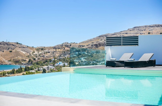 Villa beautiful decoration and superb sea view, heated pool