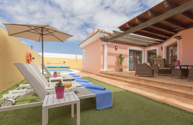 VILLA "BELLA LUCIA 1" PRIVATE HEATED POOL, WIFI, BARBECUE, SATELLITE TV