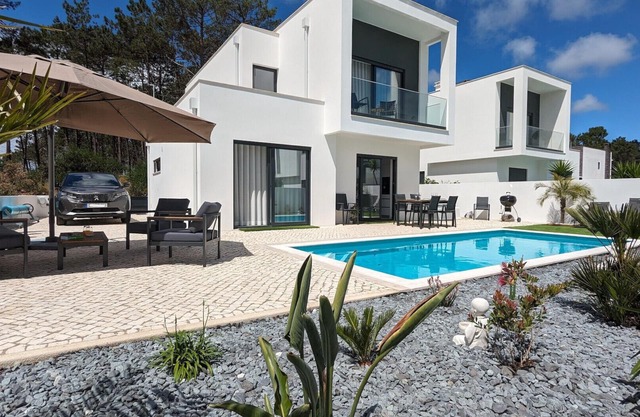 Villa Besugo - Holiday Villa with Private Heated Pool By SCH