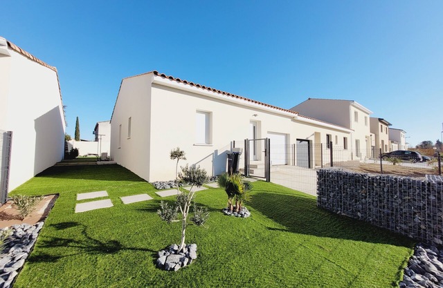 Villa between Narbonne and Béziers, 20 minutes from the beaches