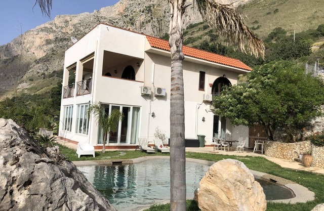 Villa between sea and mountain with private pool and sea view with private pool