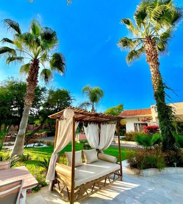 Villa blanche piscine chauffée