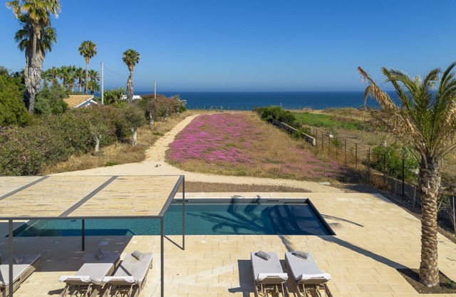 Villa Calamare - Luxury Seafront property