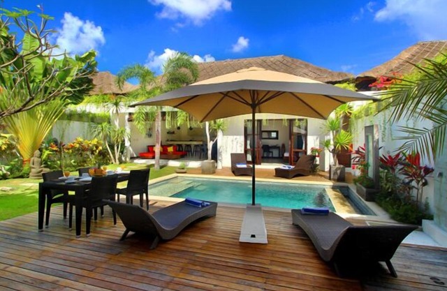 Villa Calypso 800m to Batubelig beach 5mn Seminyak
