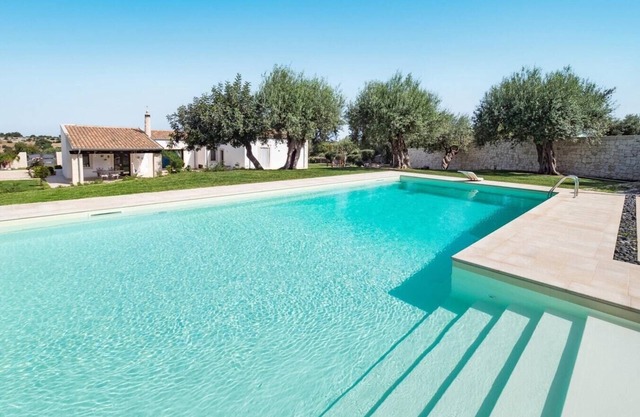 Villa Candia (10 Guests) – Modica Area