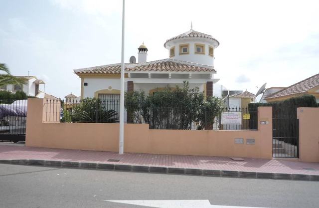 Villa 'Capricho' with Mountain View, Pool and Wi-Fi
