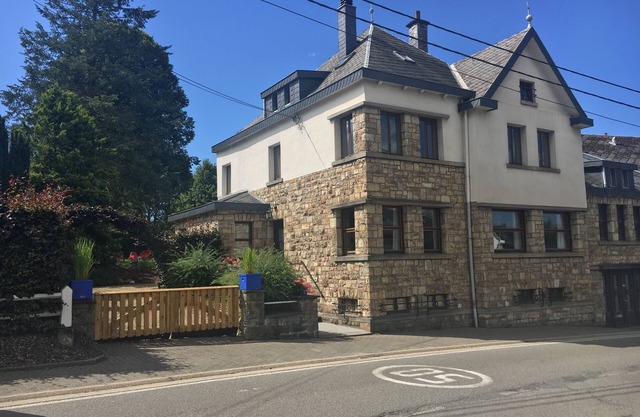 Villa Caroline XXL holiday home for 22 people in Waimes