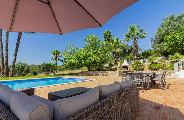 Villa 'Casa Jonquilles' with Mountain View, Wi-Fi and Air Conditioning