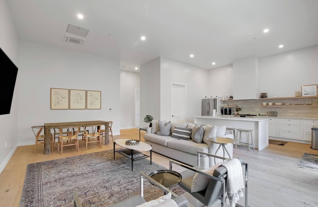 Villa Castillo 4 & 5 (2 villa rental) centrally located downtown, A/C, dog allowed