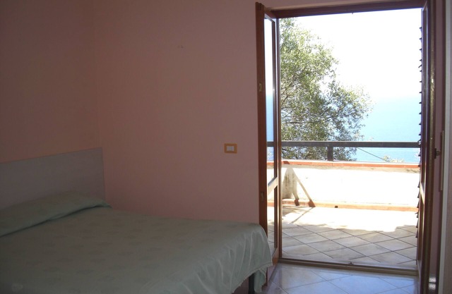 VILLA CECILIA/ap. 2: mid in the nature and close to golden Cilento beaches