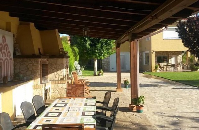 VILLA-CHALET at 7 Km from Cuenca capital IDEAL GROUPS FRIENDS AND FAMILIES