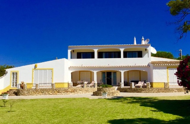 Villa Chanteria Carvoeiro, fabulous 7 bedroom, 7 bathroom villa with AC, short.