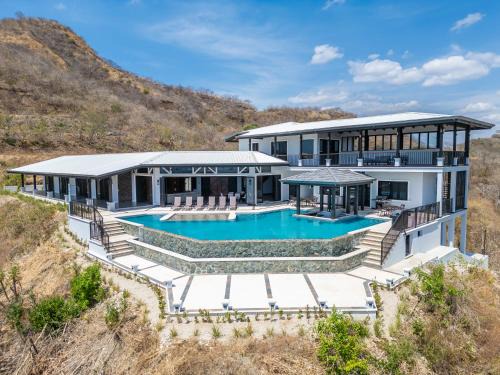 Villa cielo y mar azul