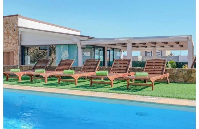 "VILLA COBAS", PRIVATE POOL