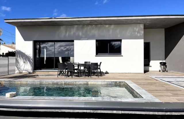 villa contemporaine avec piscine