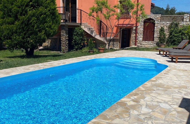 Villa Coral - Beautiful Poolside Oasis