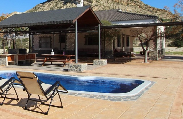 Villa Crevillent, 3 bedrooms, 7 persons