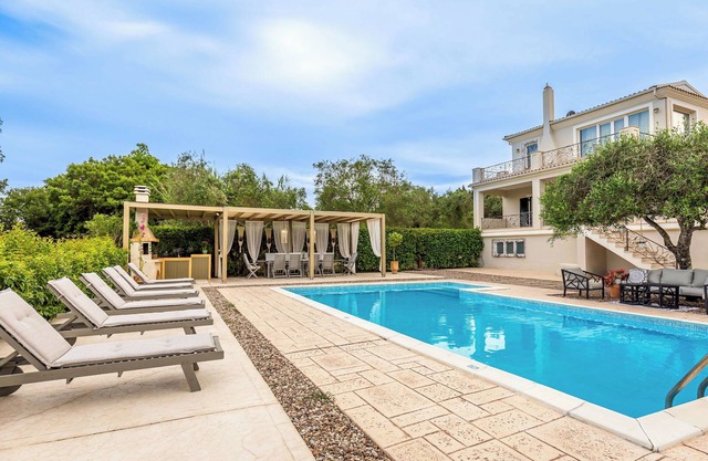 Villa Crystal - Five Bedroom Villa, Sleeps 11