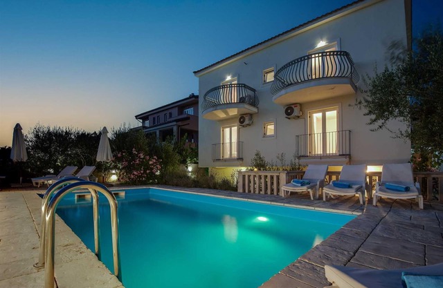 Villa Dada with pool, Seaview and playroom
