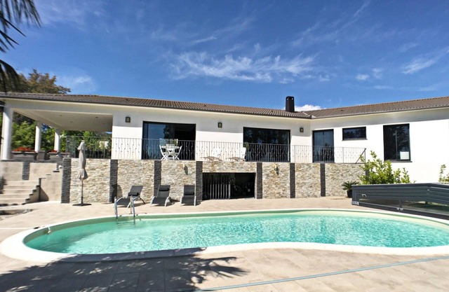 Villa de Luxe Avec Piscine Jardin Terrasse à -10 de la Plage