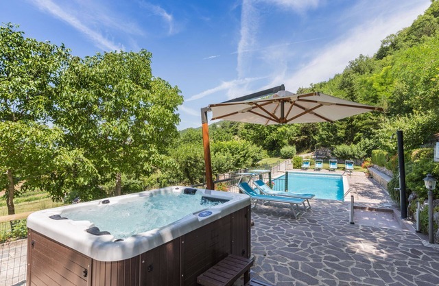 Villa degli Artisti, lovely villa with swimming pool close to Piobbico, in the north of the Marche