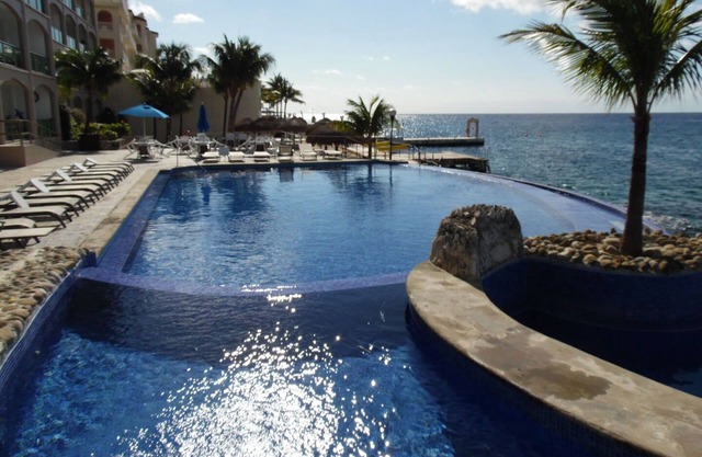 VILLA DEL ARCOS - Beautiful Ocean Front Views - 4 Bedrooms - 2nd Floor