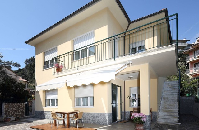 Villa delle Ciliegie Orchidea apartment 2 minutes from Deiva beach