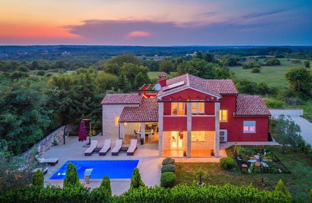 Villa Delle Rondini with private pool