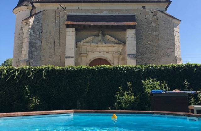 Villa des Cortins swimming pool and SPA area, free WiFi 20 min from Troyes.