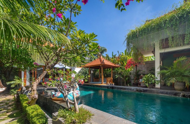 Villa Dewi Parwati, Bali - A dreamy holiday home! 100mtr from the Bali Sea!