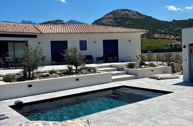 Villa DIMA: Corsica - swimming pool - Clim - barbecue - pétanque